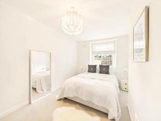 London Road Apartment | Modern | Parking - 9