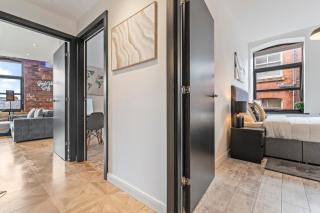 Prime Leeds Apartment Sleeps 8 - 2