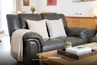 Orion's Place 3BR House By AltoLuxoExperience Short Lets & Serviced Accommodation With Free Parking - 8