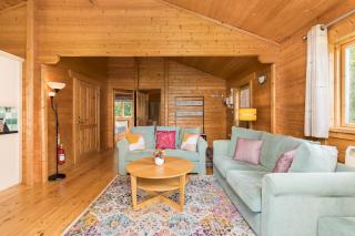 Scandanavian Lakeside cabin Sleeps 4 Parking - Pass the Keys - 3