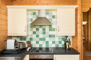 Scandanavian Lakeside cabin Sleeps 4 Parking - Pass the Keys - 4