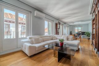 Exclusive sophisticated duplex-3Bdrs 2Bath-Opera - 2