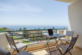 Sunny Ocean View Apartment - 0