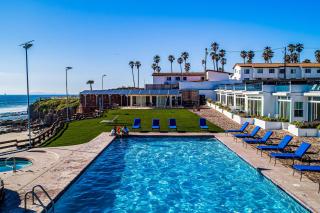 Dog-friendly beachfront villa with pool & hot tub access plus rooftop deck - 8