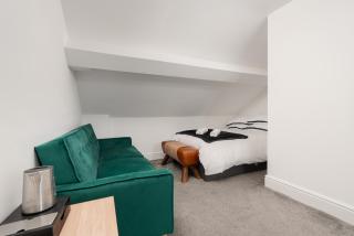 Legends Hotel Anfield Road - 1