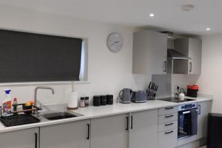 Modern Guest House with Free Parking & Fast Wi-Fi - 3