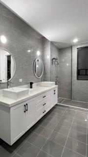 W39 Comfort Suites - Kingston - pool - 5
