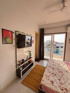 Luxury Private 1BHK, near Huda Metro, Gurgaon sec 45 - 7