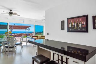 Bright Dog-Friendly Villa with Beach Views, Private Patio, Outdoor Pool, Kitchen - 6