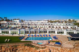 Dog-Friendly Oceanfront Villa with Pool Access, Rooftop Patio, Full Kitchen - 4