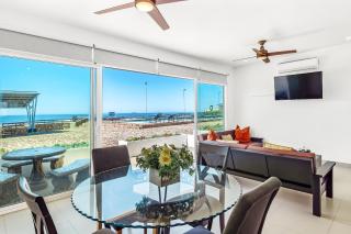 Dog-Friendly Oceanfront Villa with Pool Access, Rooftop Patio, Full Kitchen - 1