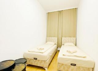 Affordable 5BR Apt, for 11 Guests near Schönbrunn - 0