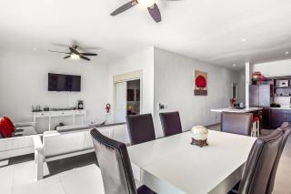 Serene Dog-Friendly Villa with Impressive Views, Outdoor Pool, Private Patio, AC - 6