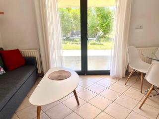 2-bedroom house with parking, SUNNY 2 - 3