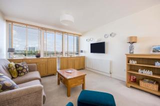 Coastal Retreat - Spacious Apartment on Poole Quay - 5