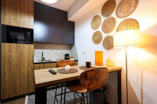 KVR Modern City Center Studio - 3