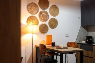 KVR Modern City Center Studio - 1