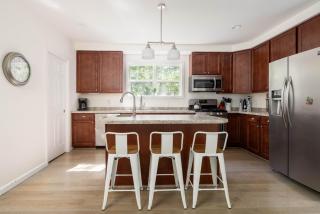 Luxury retreat with heated pool steps to the Beach - 4