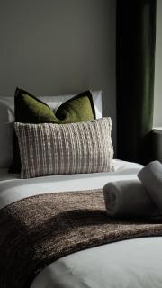Guesthouse- Deluxe Double Room - 1