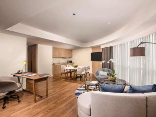 Novotel Suites Manila at Acqua - 2