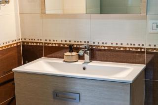 Central G'juhadol 2BR Apartment with Free Parking - 5