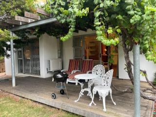 Benevolent Stylish Cottage - 8