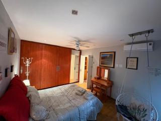 Benevolent Stylish Cottage - 6