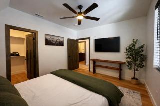 Luxury A-Frame w Sauna & Hot Tub that sleeps 10 - 1