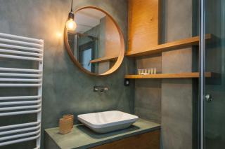Brand-New Spacious 3 Bd Apt in Piraeus - 8