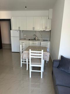 Leo Apartments - 4