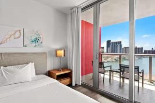 Sunset Balcony - 2BR Resort Suite Near Beach - 3