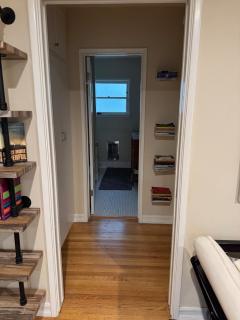 Quiet stay steps from everything - 5