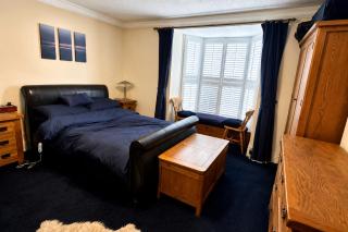 1 Bed - Sleeps 4 - Parking - Pets - Town Centre - 8