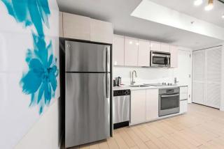Waterway Balcony 2BR Near Beach & Dining - 7
