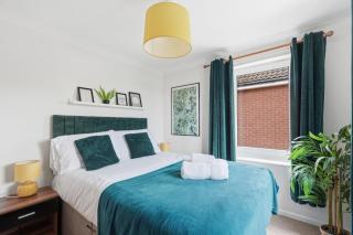 City and Airport - 2-Bed Contractor Base - Free Parking and Fast WiFi - 8