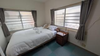 Roomy 4BR Home Sleeps 9／ShinOsaka／Large Groups - 4