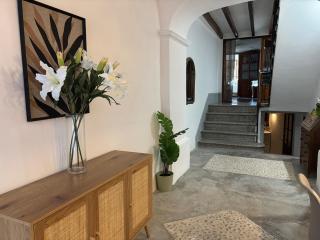 Luna, Sóller Center - 2