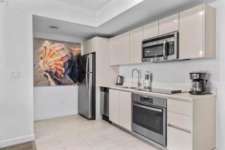 Sweeping Bay View 2BR - Beachwalk Resort - 7