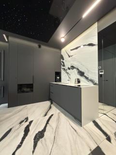 Deluxe Starlight Jacuzzi Apartment & Parking - 1