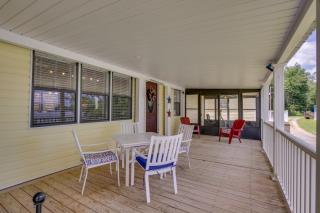 Steps to Pickwick Lake! Home w/ Sunrooms & Views - 5