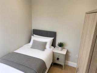 Spacious Thurles Townhouse Near Semple Stadium - 3