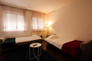 KVR Modern 2-Bedroom City Center Apartment - 3