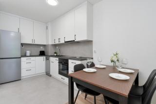 Nowoczesne Apartamnty Blisko Starego Miasta by Noclegi Renters - 2