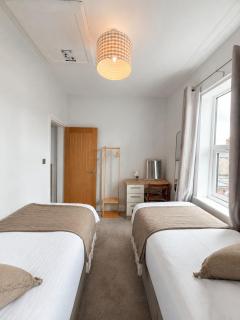 The Stables Retreat-Victorian Home-Free Parking - 2