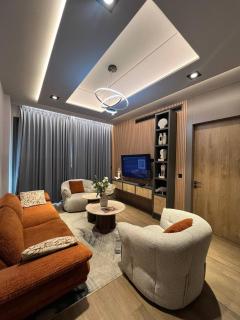 The Diamond In City Luxury Suites By ZENORA Living - 5