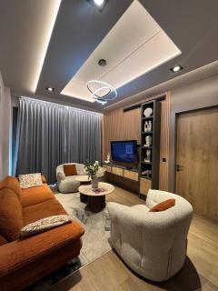The Diamond In City Luxury Suites By ZENORA Living - 2