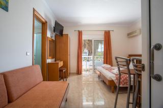 Perla Marina Hotel - 4