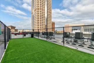 Welcome to Dog Moines-Downtown DSM Studio with Skywalk Access No Pet Fees - 3