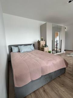 Modern Central Stay Near Castle Square - 3