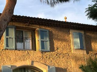 Appartement 70 m2,3 personnes,2 chambres,2 lits en 160, près de tout à pied, piscine de la propriété, parking - 6